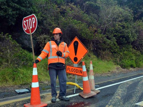 Cable,Bay,,Nzl,-,Aug,20,2014:road,Worker,Stop,The
